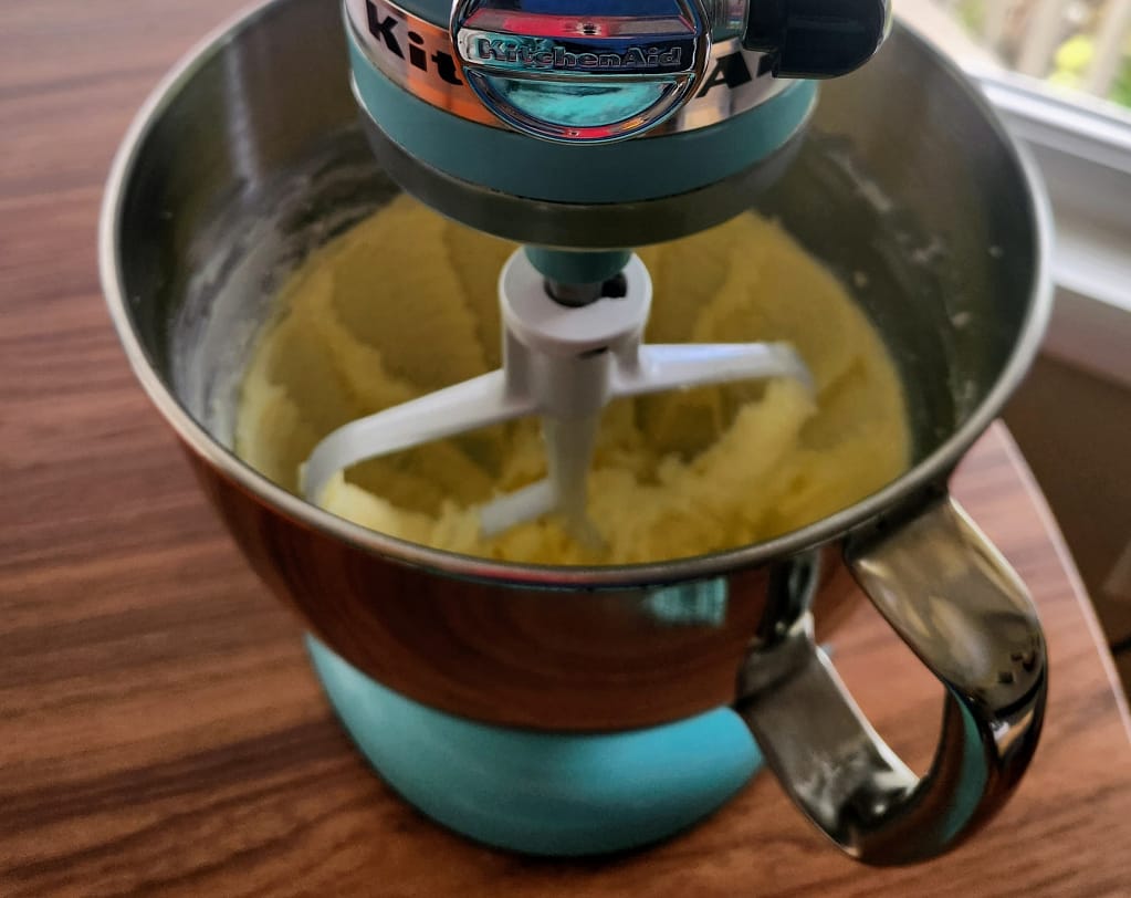 Blending sugar and butter for cookies in stand mixer